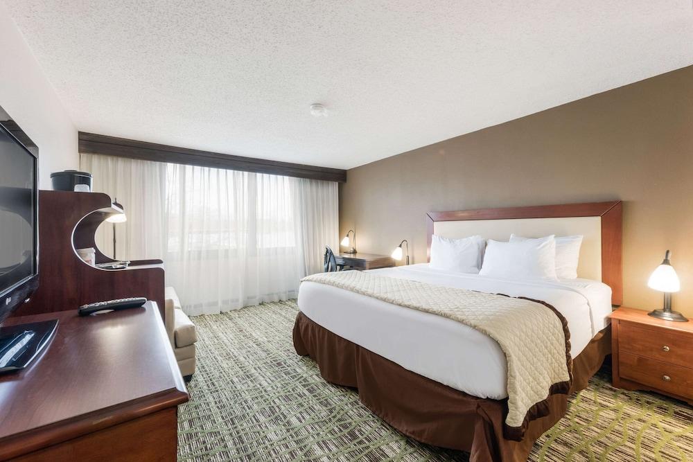 Clarion Hotel & Suites Mount Laurel Luaran gambar